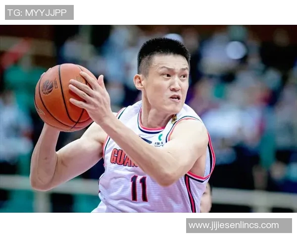 周鹏：从篮球场上的拼搏者到生活中的坚韧榜样，见证梦想与努力的交汇点