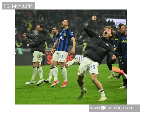 曼彻斯特与亚特兰大激战在即球迷期待精彩对决与历史碰撞